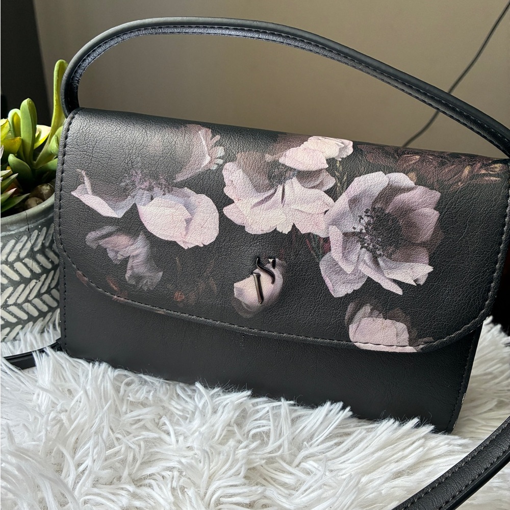 Simply Vera Vera Wang Signature Envelope Crossbody Bag 🩶 - Picture 4 of 12